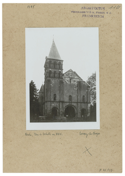 Vorschaubild Perrecy-les-Forges: Kirche, Aussenansicht von WNW, Türme und Vorhalle